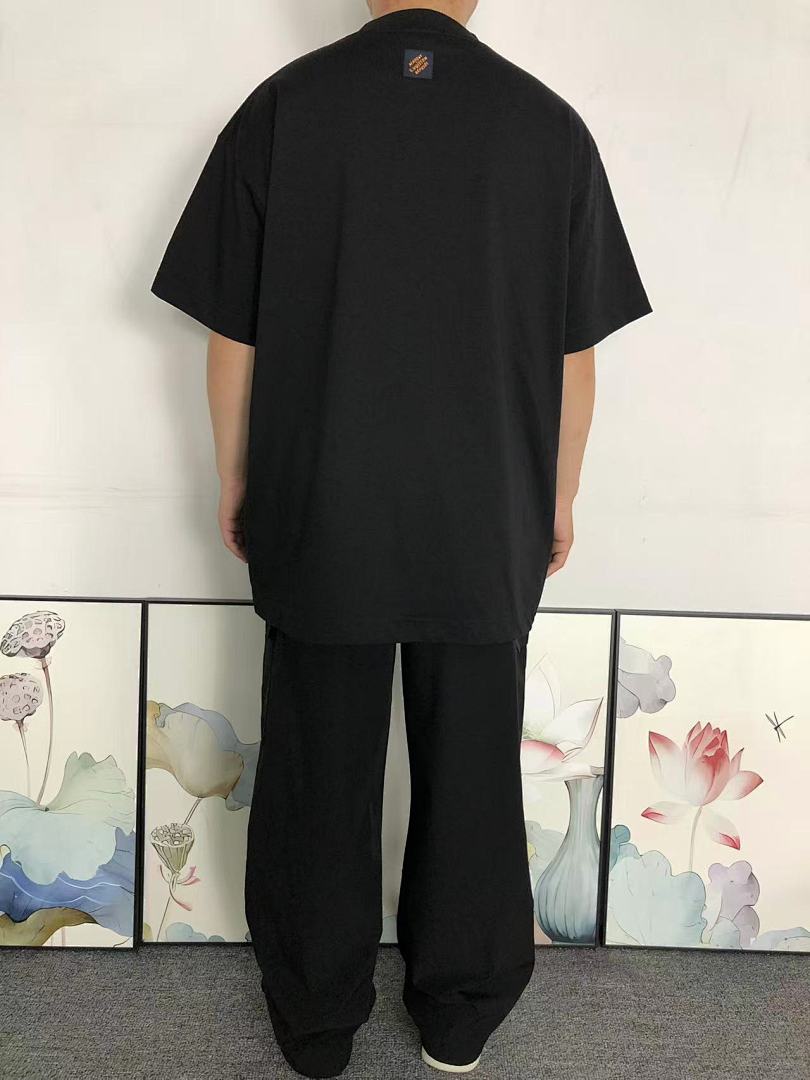 Louis Vuitton 108 L⭐ T-SHIRT 42013105133 (Im 170Cm 60Kg I Wear Size 2XL In The Phot) - Image 4