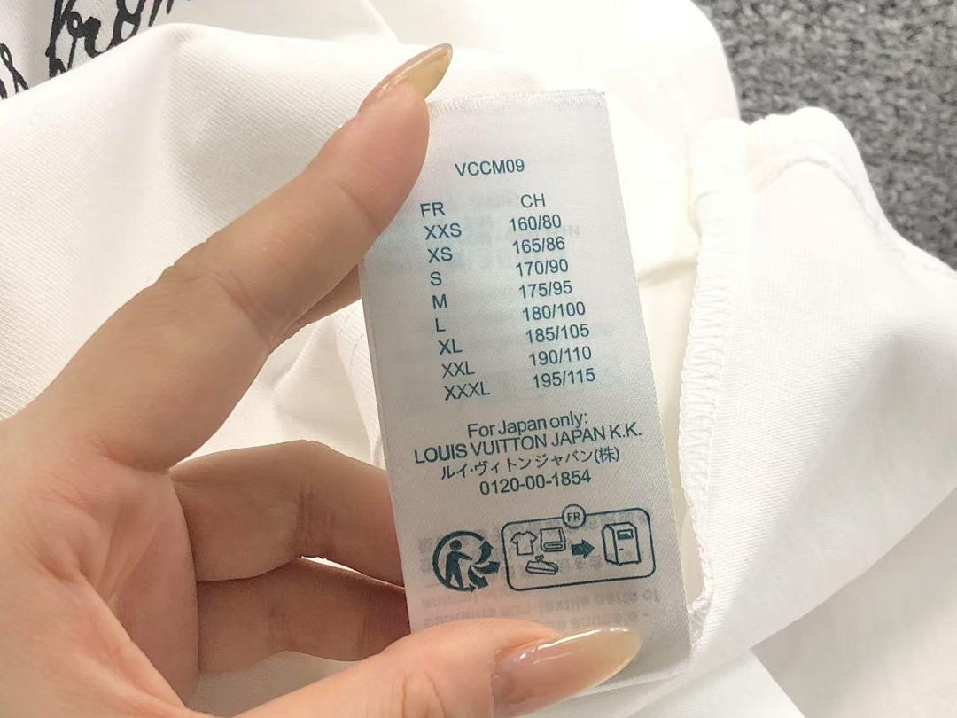 Louis Vuitton 108 L⭐ T-SHIRT 41062605126 (Im 170Cm 60Kg I Wear Size XS In The Phot) - Image 15