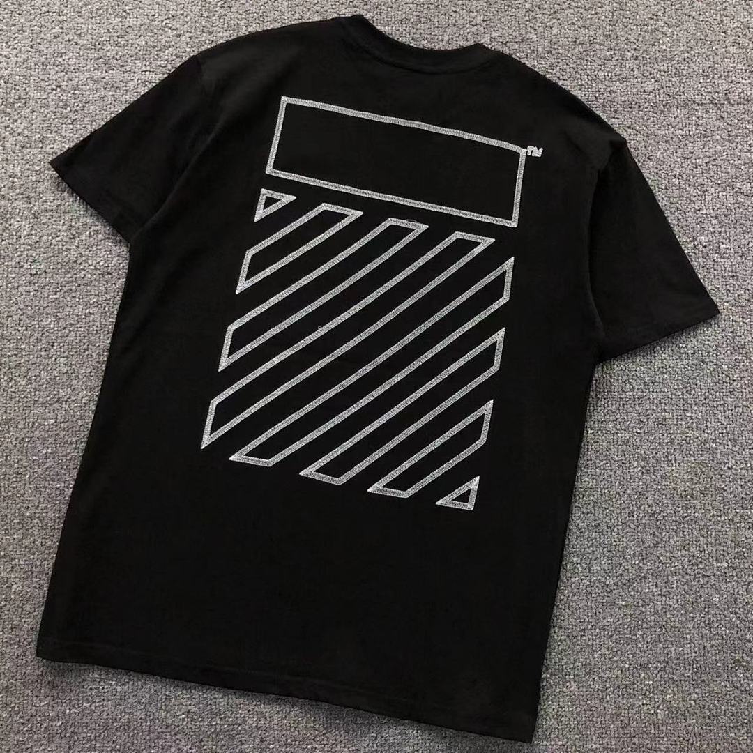 Off-White 108 OFF-WHITE T-SHIRT 5111112147 (Im 170Cm 60Kg I Wear Size M In The Phot)