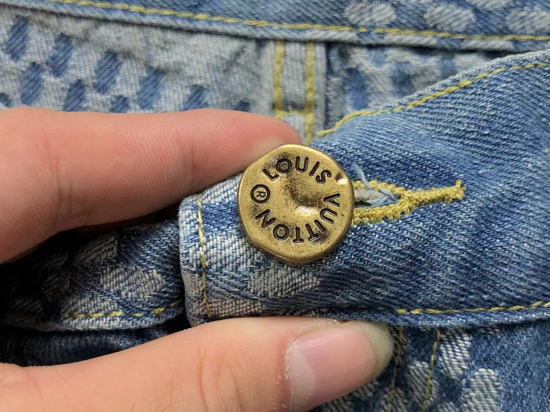 Louis Vuitton 208 L⭐ - Image 16