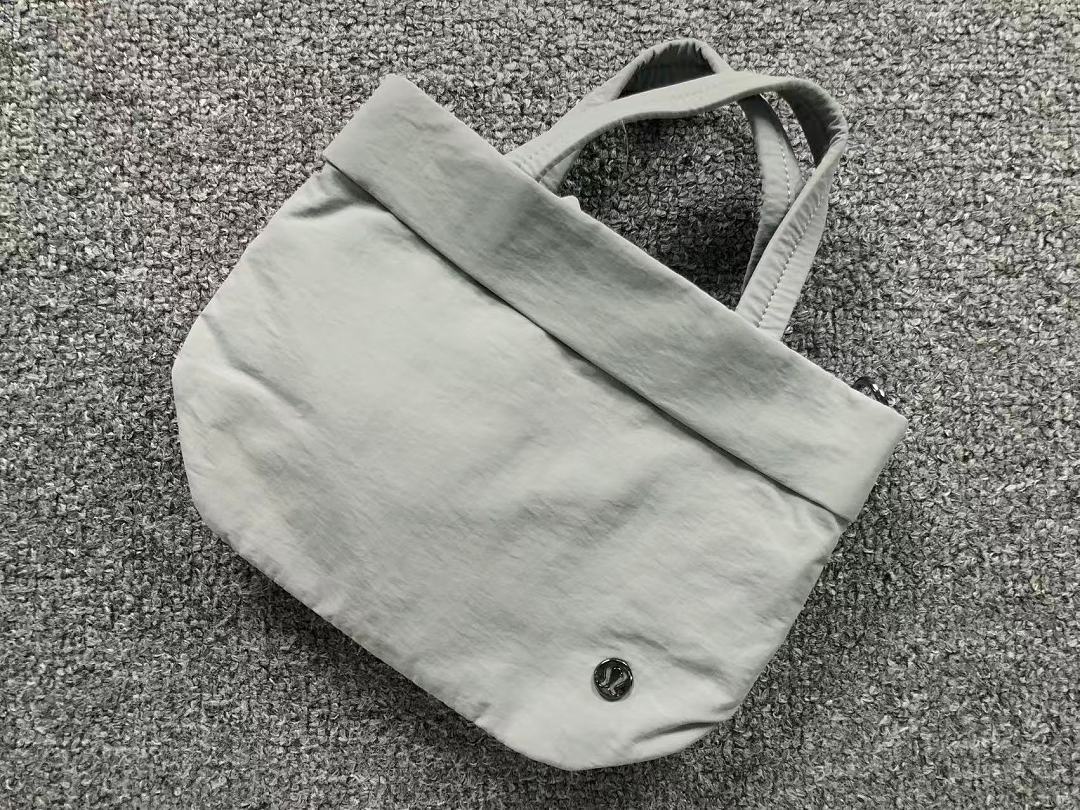 On Running 158 LULULEMON BAG 4207030977 (Long 26CM* Wide 11CM* High 19CM) - Image 15