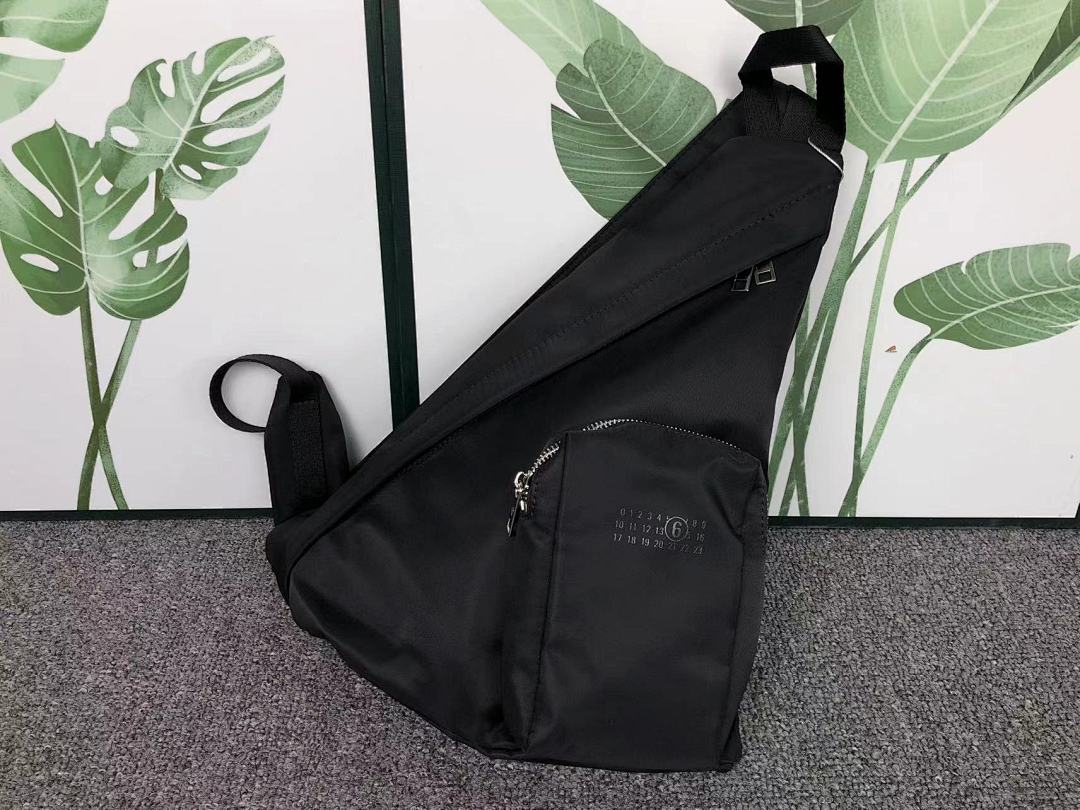 On Running 188 MAISON MARGIELA BAG 1106121524 (Long 35CM* Wide 7CM*38CM) - Image 3