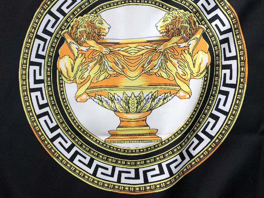 Versace 118 V⭐⭐SA⭐E SHIRT A26 311043039 (Im 170Cm 55Kg I Wear Size L In The Phot) - Image 9