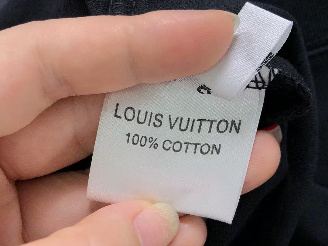 Louis Vuitton SHORTS 158 L⭐ T-SHIRT 2208020415 (Im 170Cm 60Kg I Wear Size S In The Phot) - Image 21