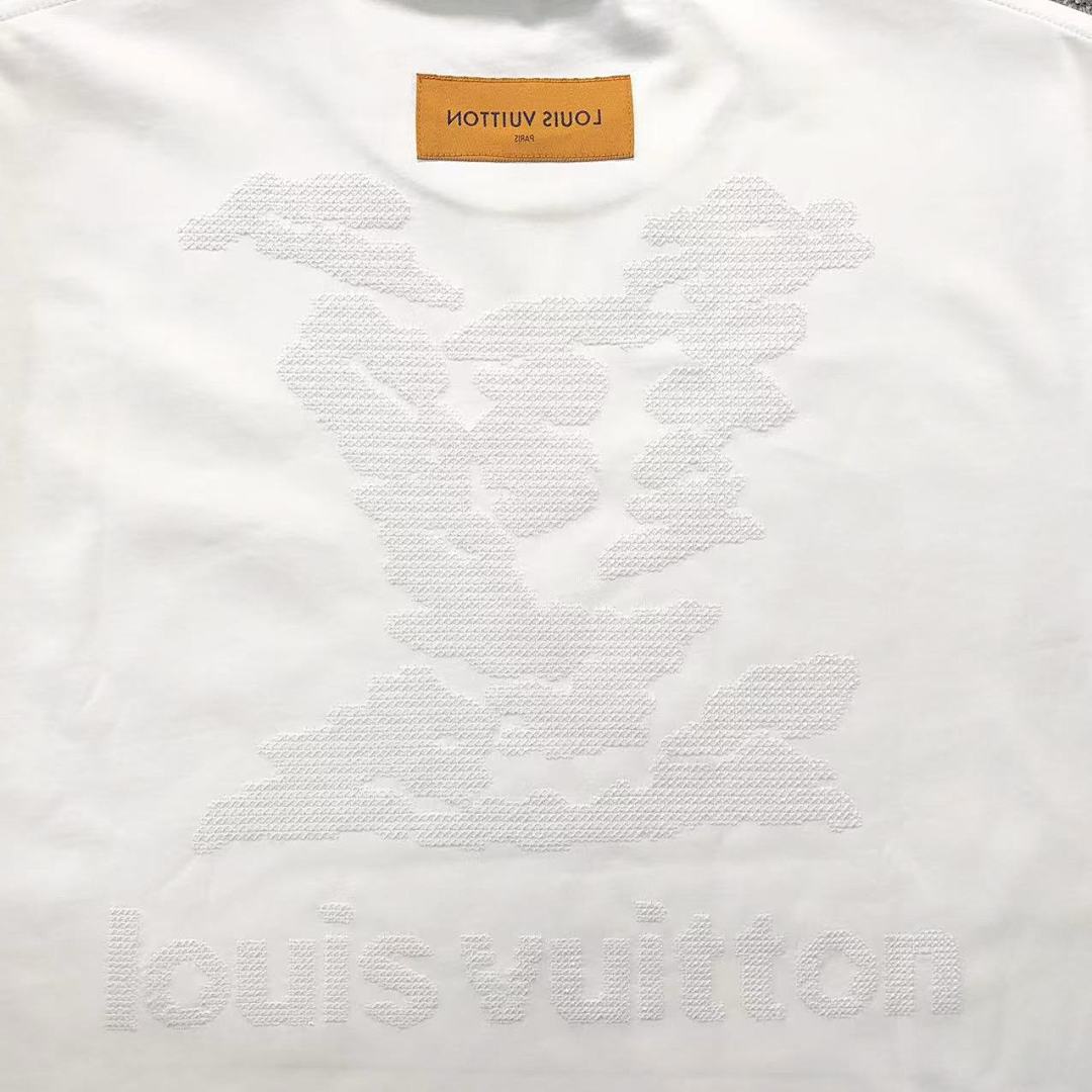 Louis Vuitton 118 L⭐ T-SHIRT 11122004137 (Im 170Cm 60Kg I Wear Size M In The Phot) - Image 9