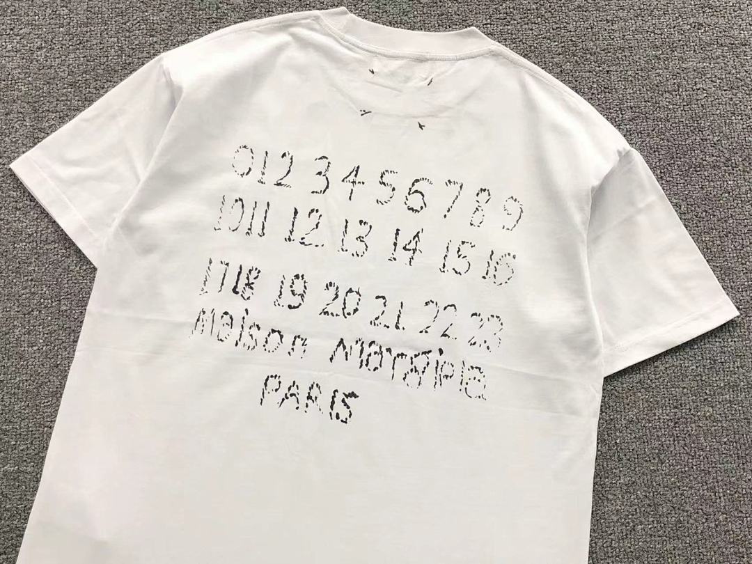 On Running 88 MAISON MARGIELA T-SHIRT 5231234162 (Im 170Cm 60Kg I Wear Size 46 In The Phot) - Image 9
