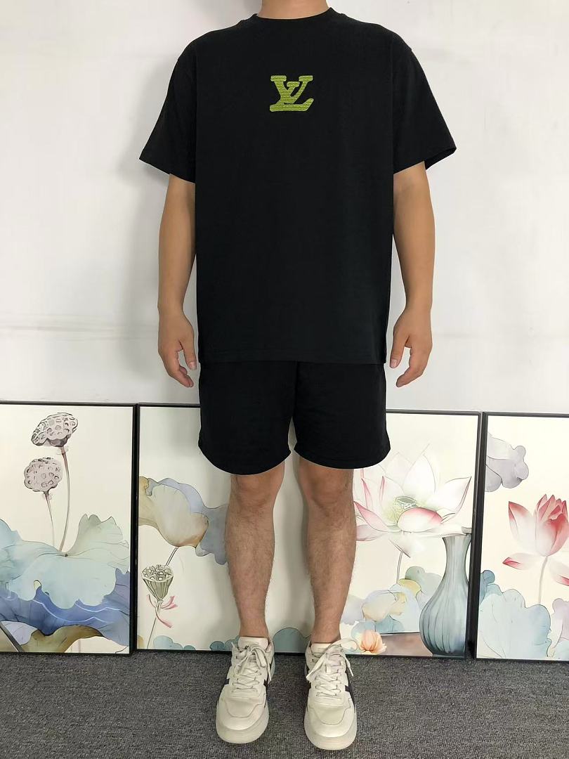 Louis Vuitton 125 L⭐ T-SHIRT 2208022015 (Im 170Cm 60Kg I Wear Size S In The Phot) - Image 3