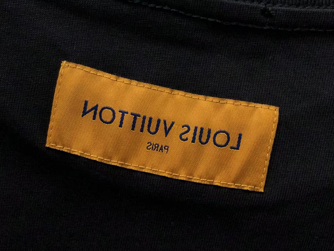 Louis Vuitton 115 L⭐ T-SHIRT 41072403133 (Im 170Cm 60Kg I Wear Size M In The Phot) - Image 19