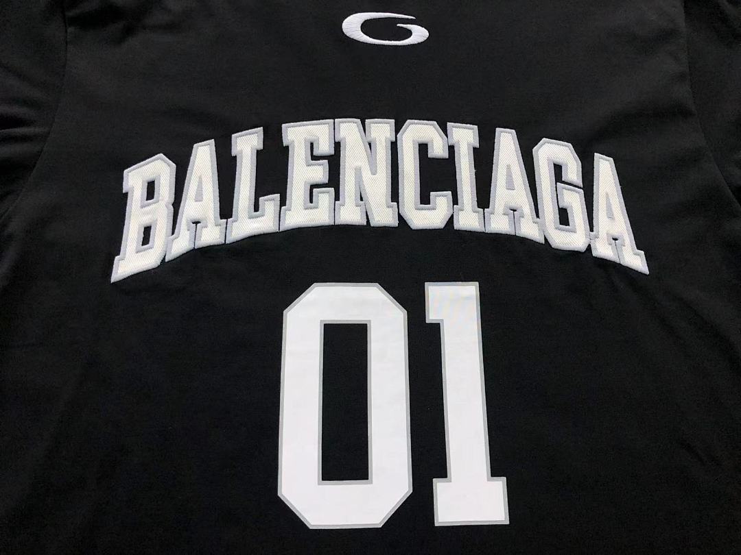 Balenciaga 178 B⭐L⭐⭐⭐IA⭐A LONG SLEEVED 411271121 (Im 170Cm 60Kg I Wear Size 2 In The Phot) - Image 9