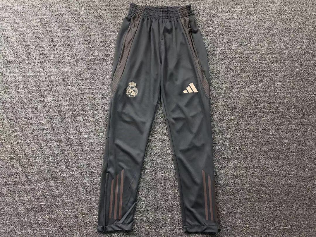 Chanel 135 FOOTBALL LONG SLEEVED TROUSERS - Image 26