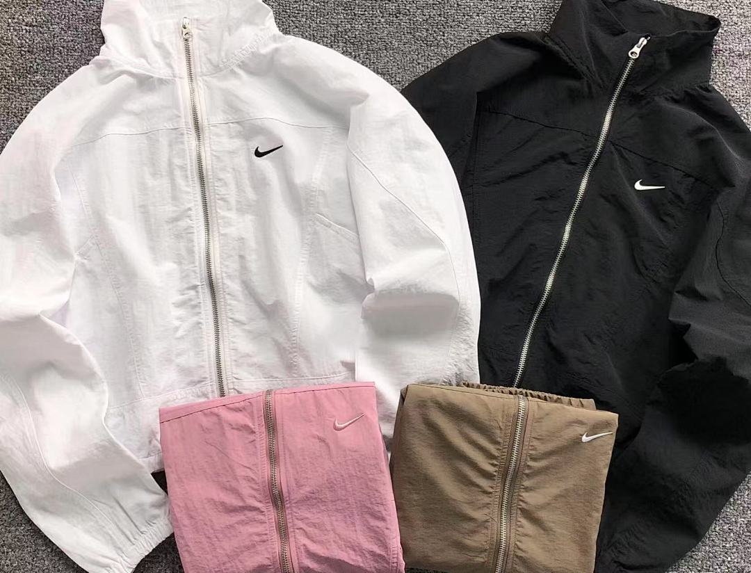 Nike 195 N⭐K⭐ JACKET FEMAIE - Image 4