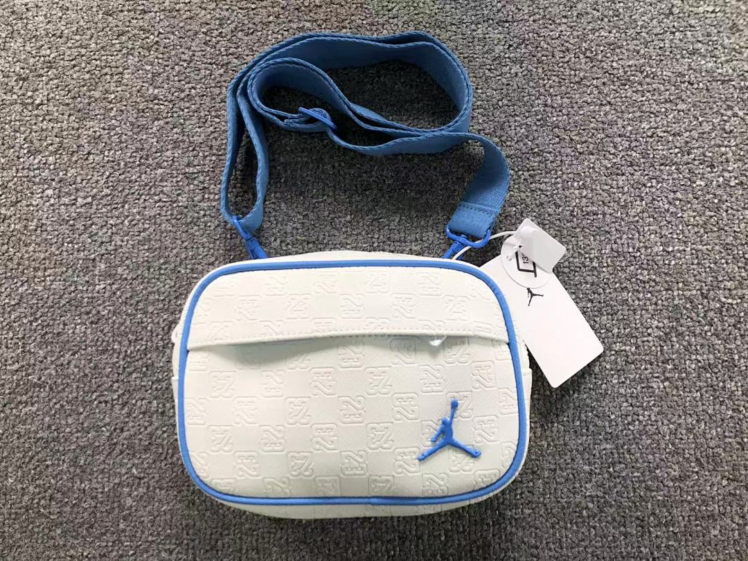 Air Jordan 95 A⭐R J⭐R⭐AN BAG 4109110413 (Long 20CM* Wide 7CM* High 13CM) - Image 2
