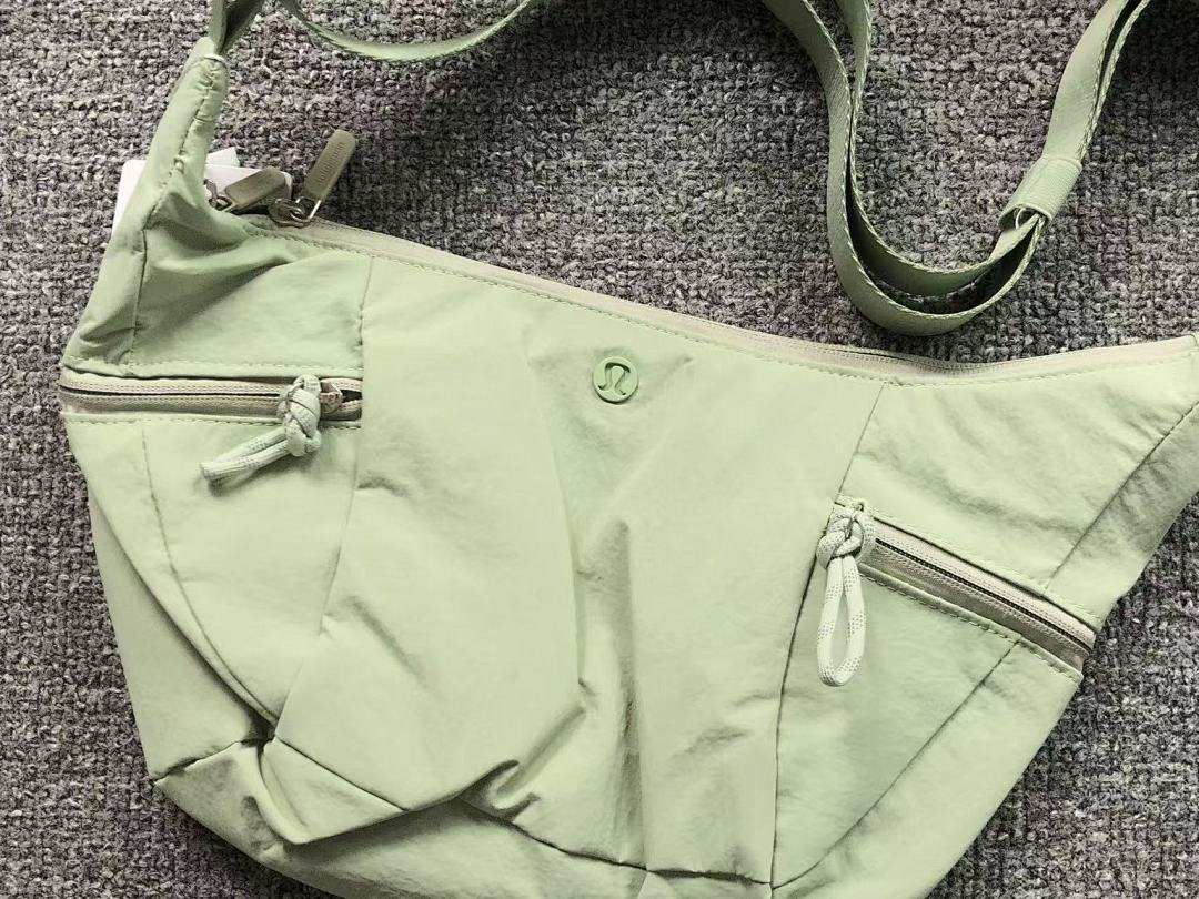 On Running 98 LULULEMON BAG 412170213 (Long 34CM* Wide 5CM* High 20CM) - Image 5
