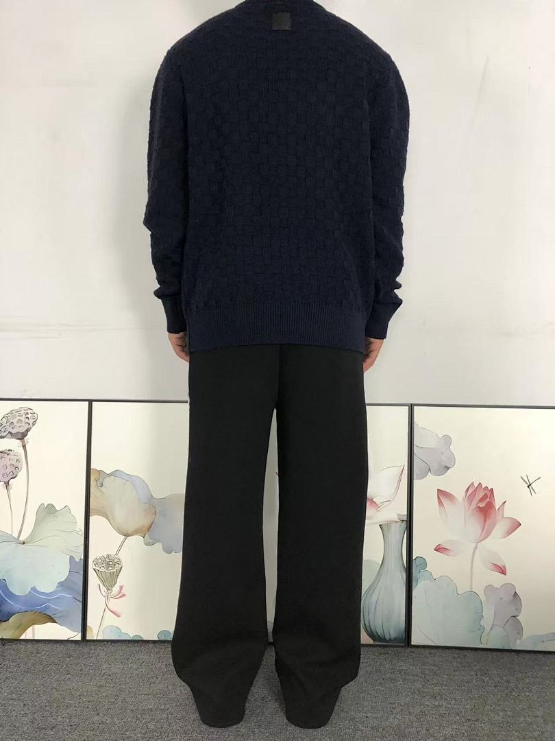 Louis Vuitton 358 L⭐ SWEATER 3111290721 (Im 170Cm 60Kg I Wear Size M In The Phot) - Image 4