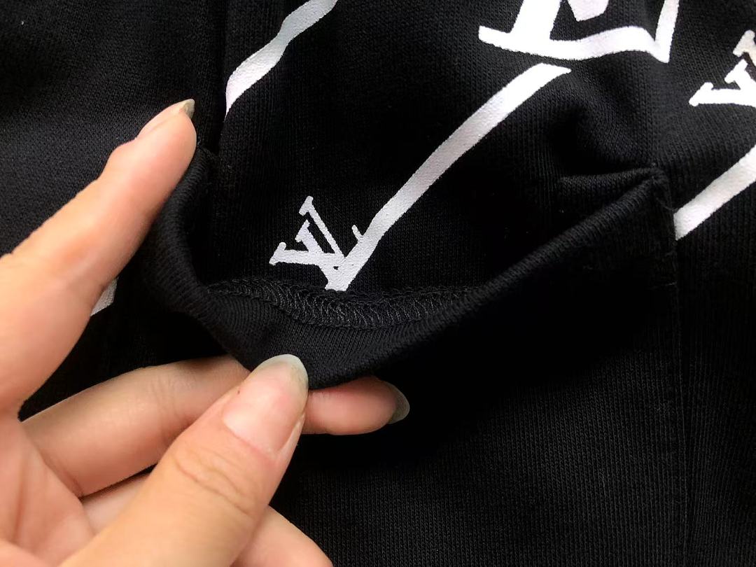Louis Vuitton SHORTS 158 L⭐ T-SHIRT 2208020615 (Im 170Cm 60Kg I Wear Size S In The Phot) - Image 31