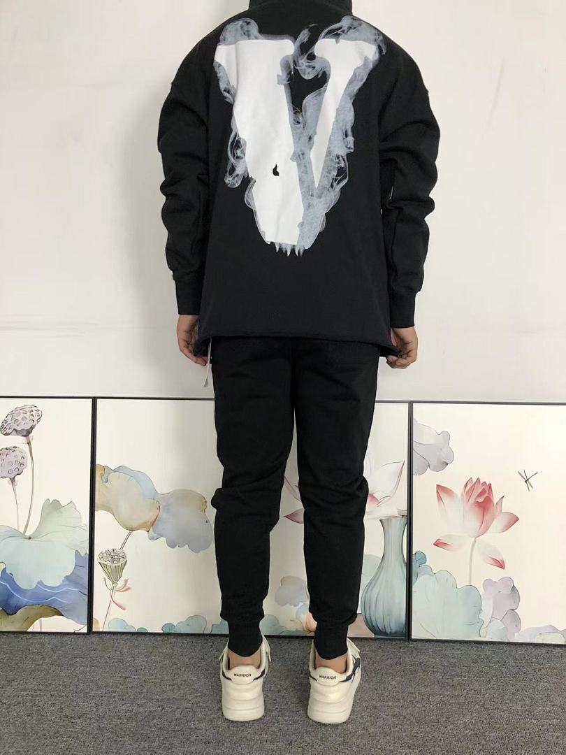 On Running 118 VLONE HOODIE 510111191 (Im 170Cm 60Kg I Wear Size M In The Phot) - Image 4