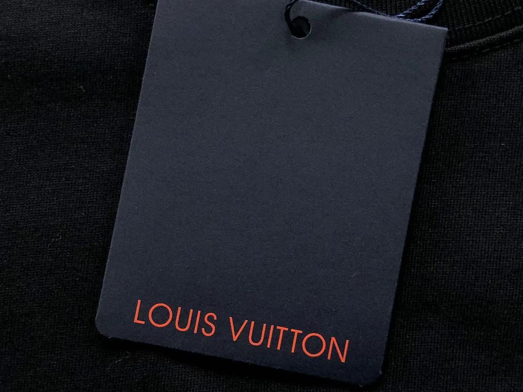 Louis Vuitton SHORTS 158 L⭐ T-SHIRT 2208020515 (Im 170Cm 60Kg I Wear Size S In The Phot) - Image 22
