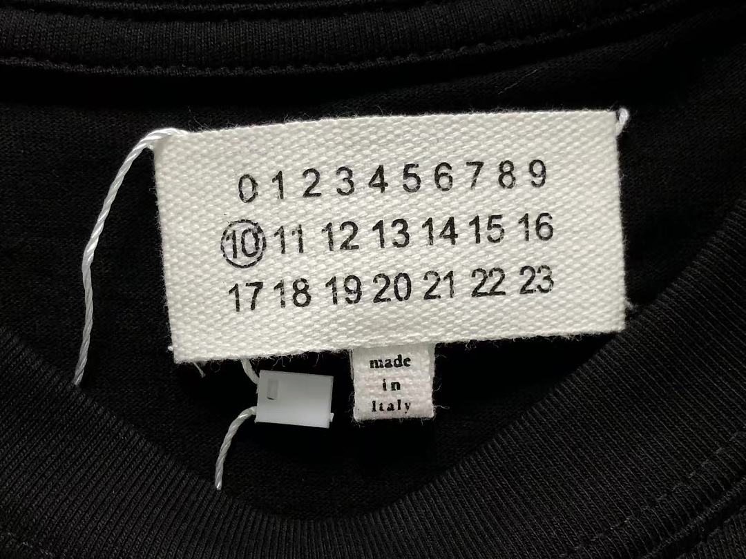 On Running 82 MAISON MARGIELA T-SHIRT 5208270486 (Im 170Cm 60Kg I Wear Size 46 In The Phot) - Image 19
