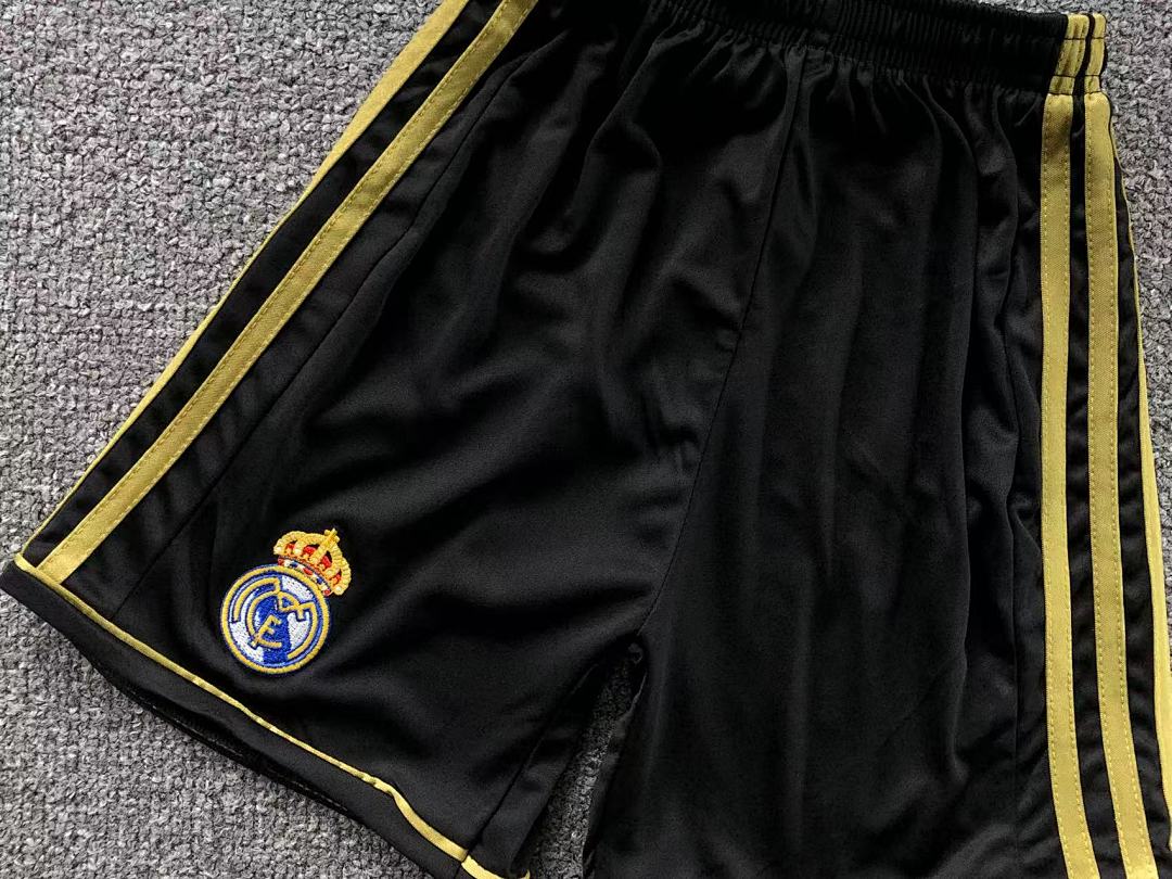 Chanel 95 FOOTBALL T-SHIRT SHORTS - Image 23