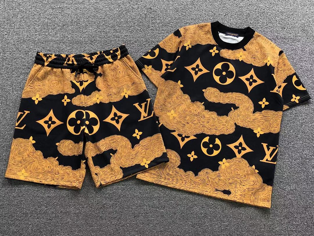 Louis Vuitton SHORTS175 L⭐ T-SHIRT SHORTS 22050510125 (Im 170Cm 60Kg I Wear Size L In The Phot) - Image 6