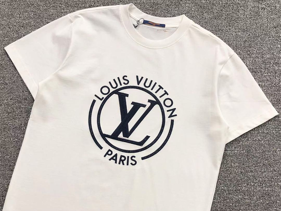 Louis Vuitton 125 L⭐ T-SHIRT 311212021 (Im 170Cm 57Kg I Wear Size XS In The Phot) - Image 14