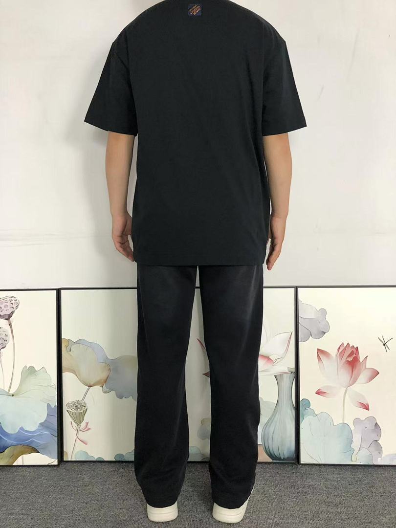 Louis Vuitton 115 L⭐ T-SHIRT 5240110147 (Im 170Cm 60Kg I Wear Size M In The Phot) - Image 4