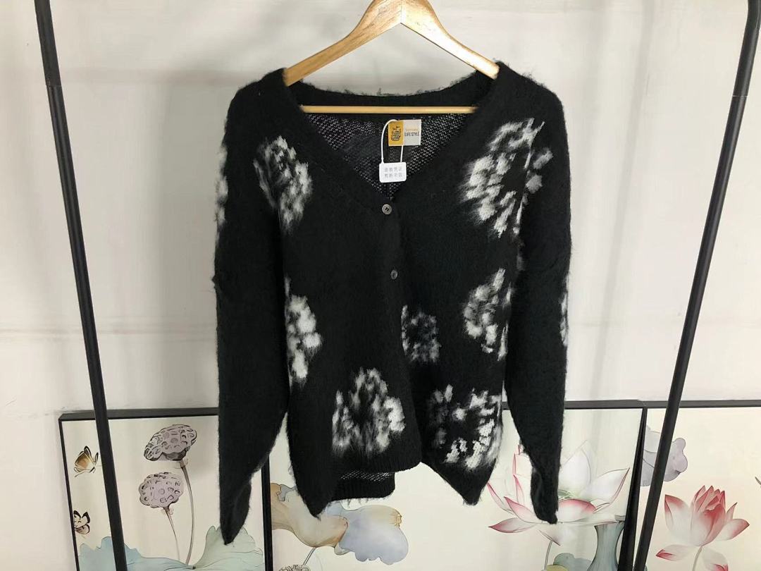 Chanel 208 SAINT MICHAEL SWEATER 3201142417 (Im 170Cm 60Kg I Wear Size S In The Phot) - Image 17