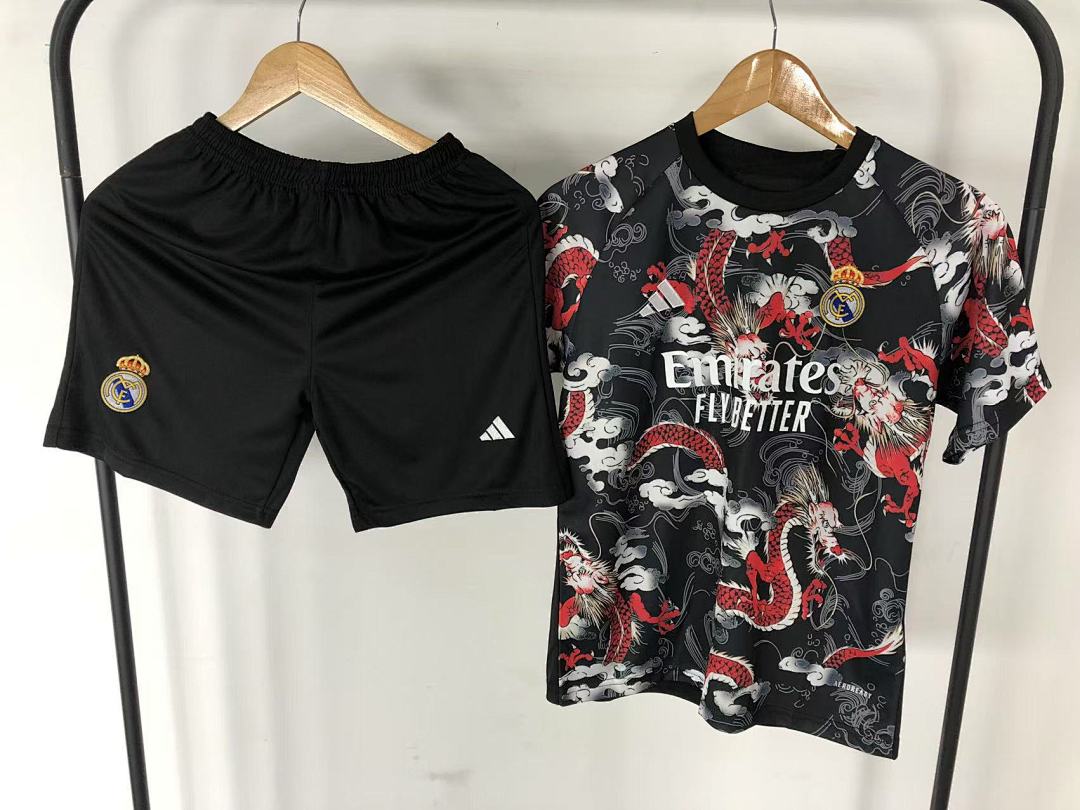 Chanel 75 FOOTBALL T-SHIRT SHORTS - Image 28