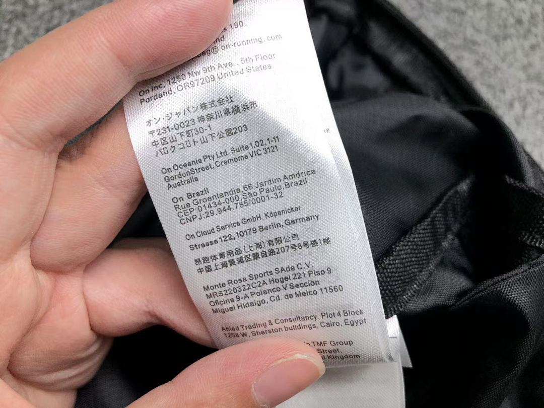On Running 108 ON BAG 123190566 (Long 31CM* Wide 12CM* High 42CM) - Image 34
