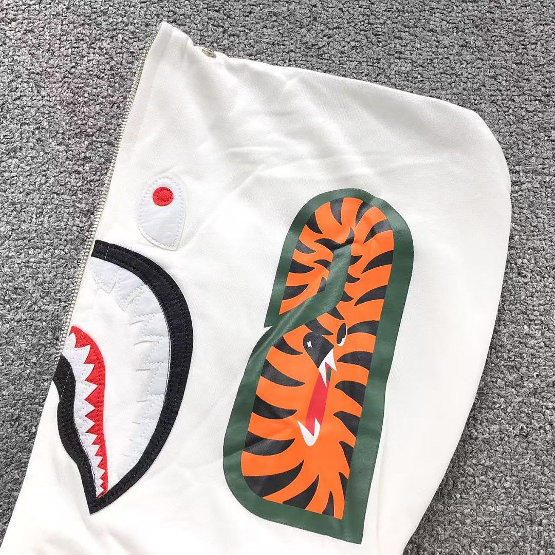 Bape 175 BAPE HOODIE 52070716158 (Im 170Cm 60Kg I Wear Size M In The Phot) - Image 11