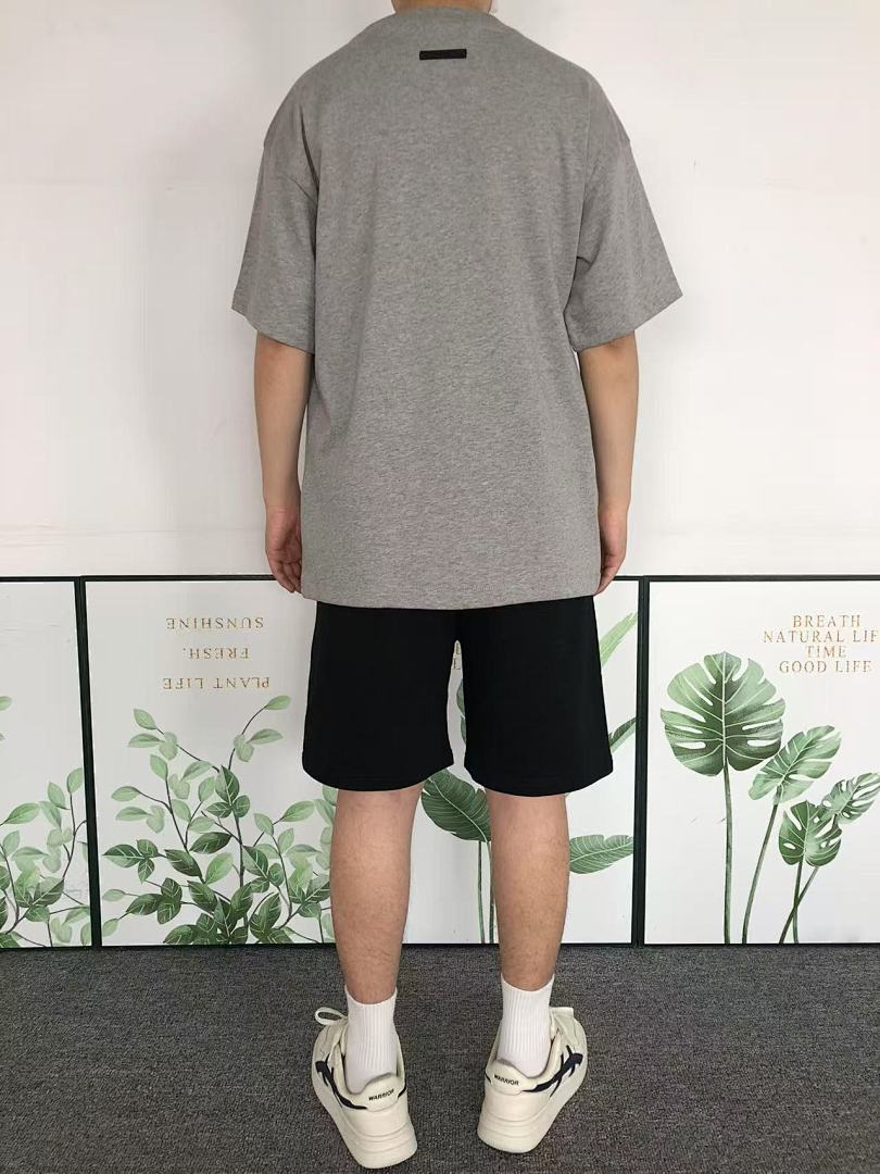 Fear of God 108 FOG T-SHIRT 404190617 (Im 170Cm 60Kg I Wear Size S In The Phot) - Image 4