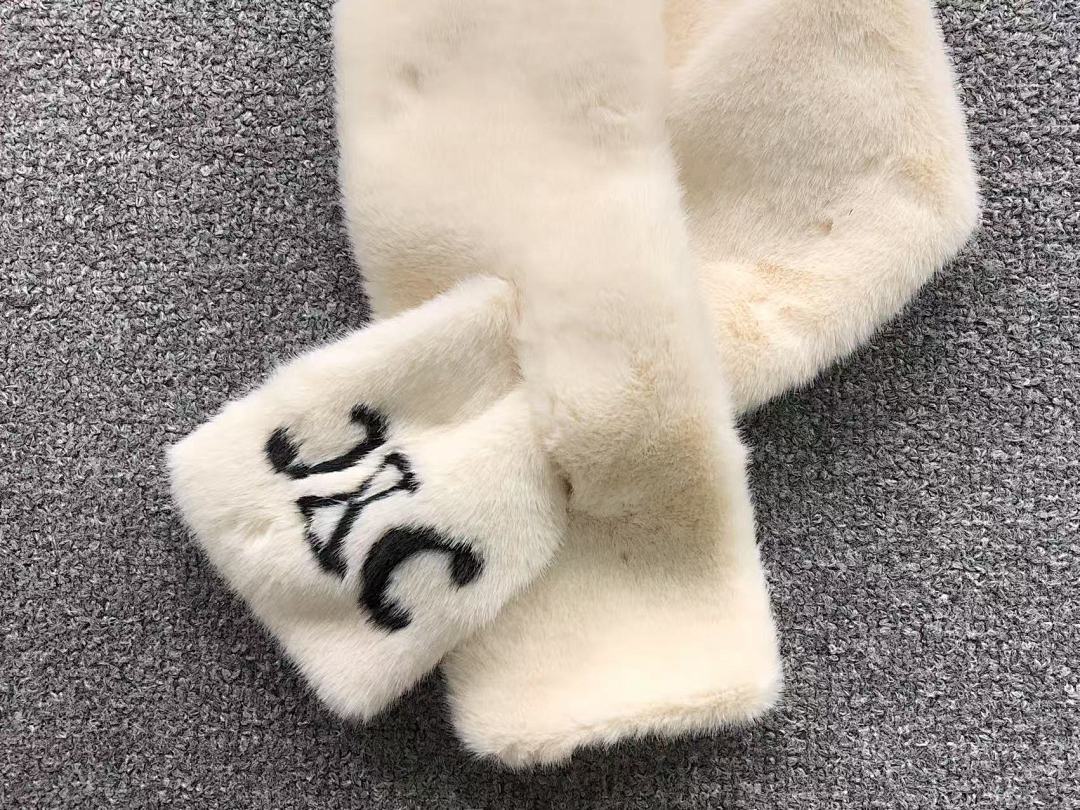Celine 118 C⭐L⭐⭐E SCARF - Image 14