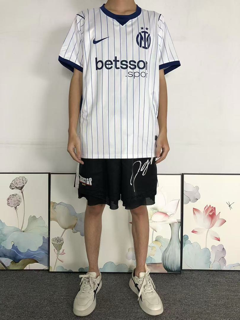 Unbranded 82 FOOTBALL T-SHIRT 1282822002 (Im 170Cm 60Kg I Wear Size M In The Phot) - Image 3