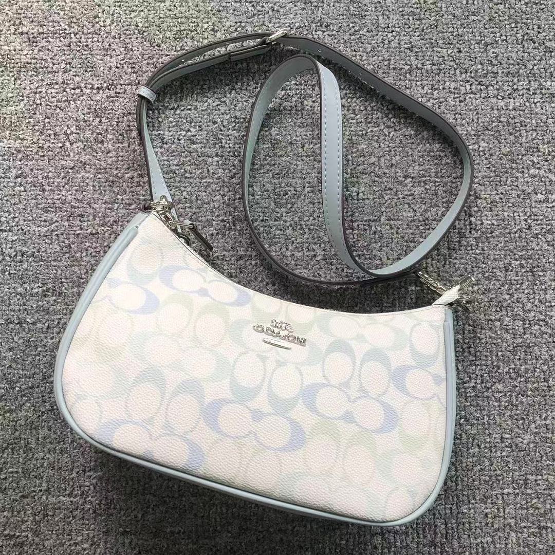 Coach 178 C⭐A⭐H BAG 4206020475 (Long 24CM* Wide 8CM* High 13CM)