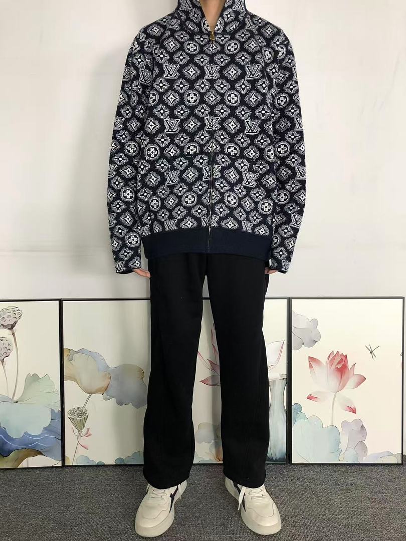 Louis Vuitton 628 L⭐ SWEATER 5208241205 (Im 170Cm 60Kg I Wear Size M In The Phot) - Image 3