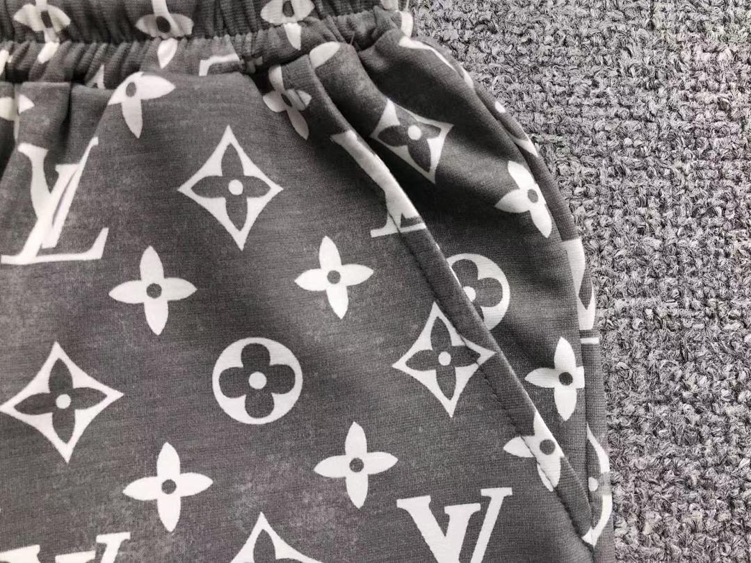 Louis Vuitton 138 L⭐ SHORTS T-SHIRT - Image 30
