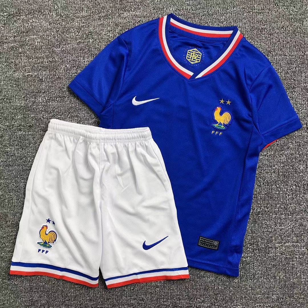 Chanel 68 FOOTBALL