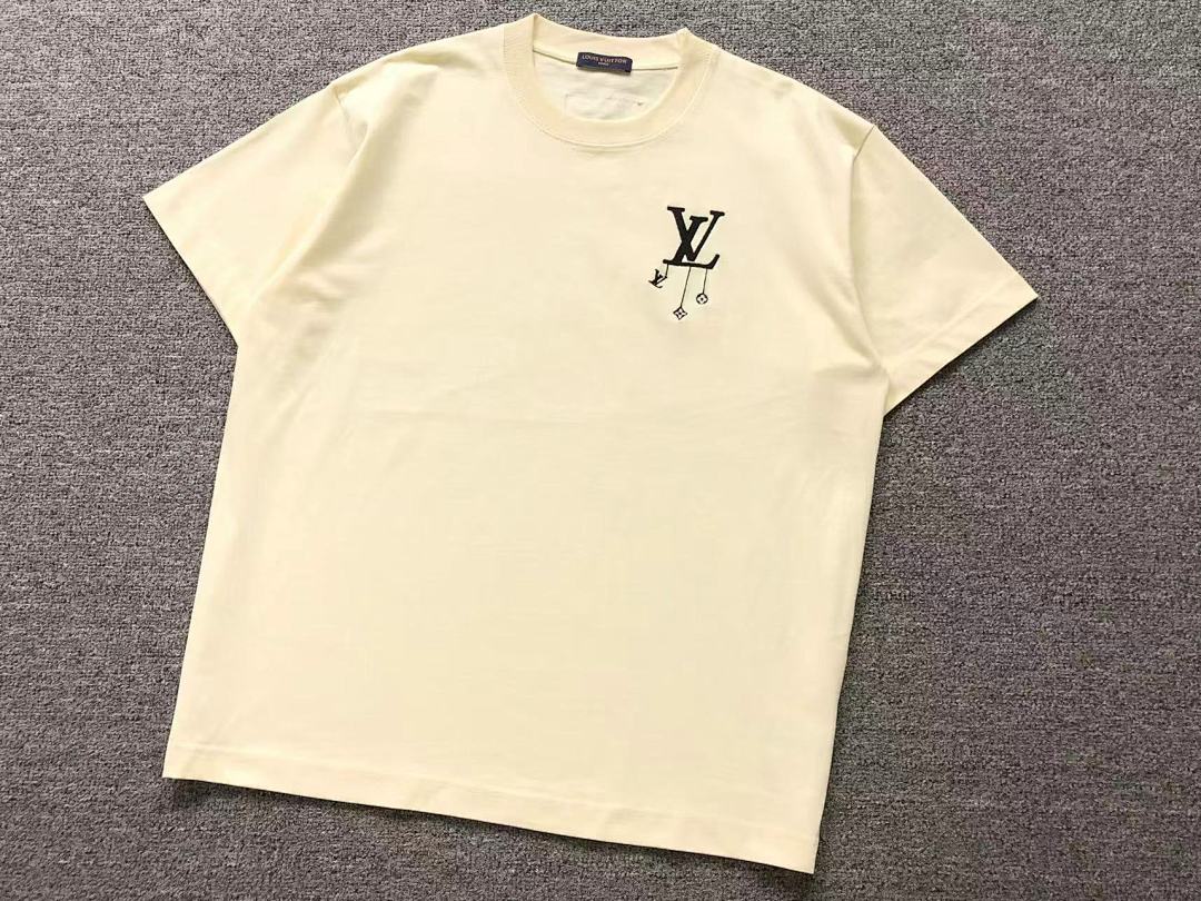 Louis Vuitton 108 L⭐ T-SHIRT 42013106133 (Im 170Cm 60Kg I Wear Size 2XL In The Phot) - Image 9