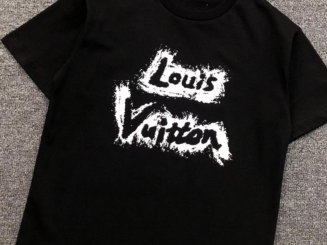 Louis Vuitton 108 L⭐ T-SHIRT 41062621126 (Im 170Cm 60Kg I Wear Size XS In The Phot) - Image 12