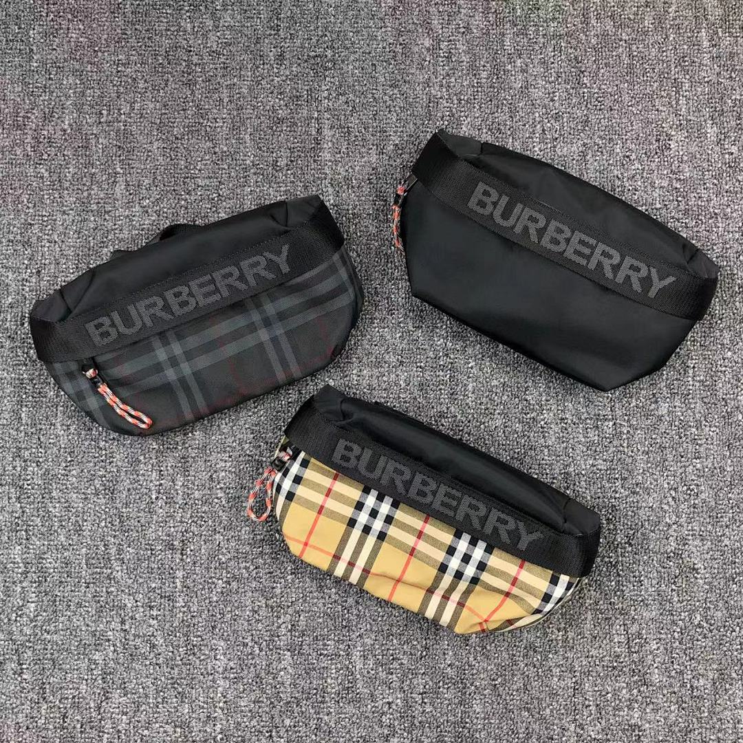 Burberry 129 B⭐R⭐E⭐RY BAG (Long 28CM* Wide 7CM* High 13CM)