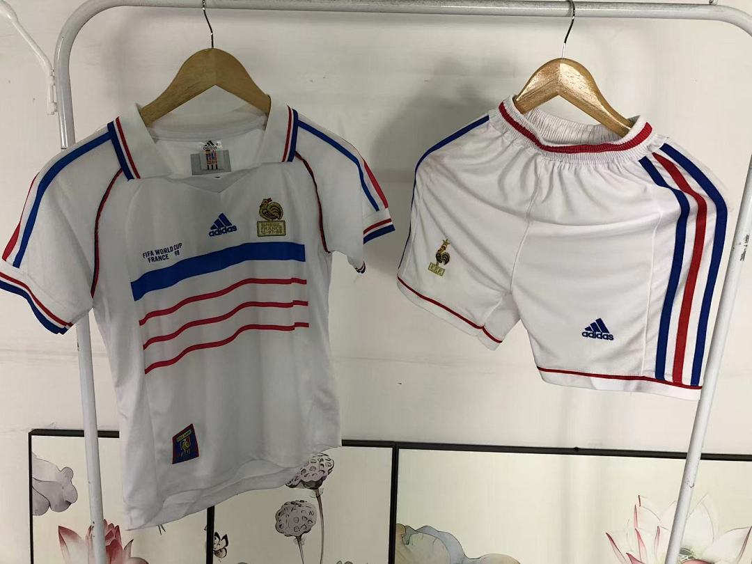 Chanel 95 FOOTBALL CHILD SHORTS T-SHIRT - Image 29