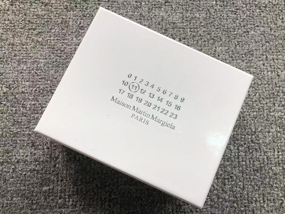 On Running 175 MAISON MARGIELA BAG 3206182021 (Long 10CM* Wide 3CM* High 8CM) - Image 16