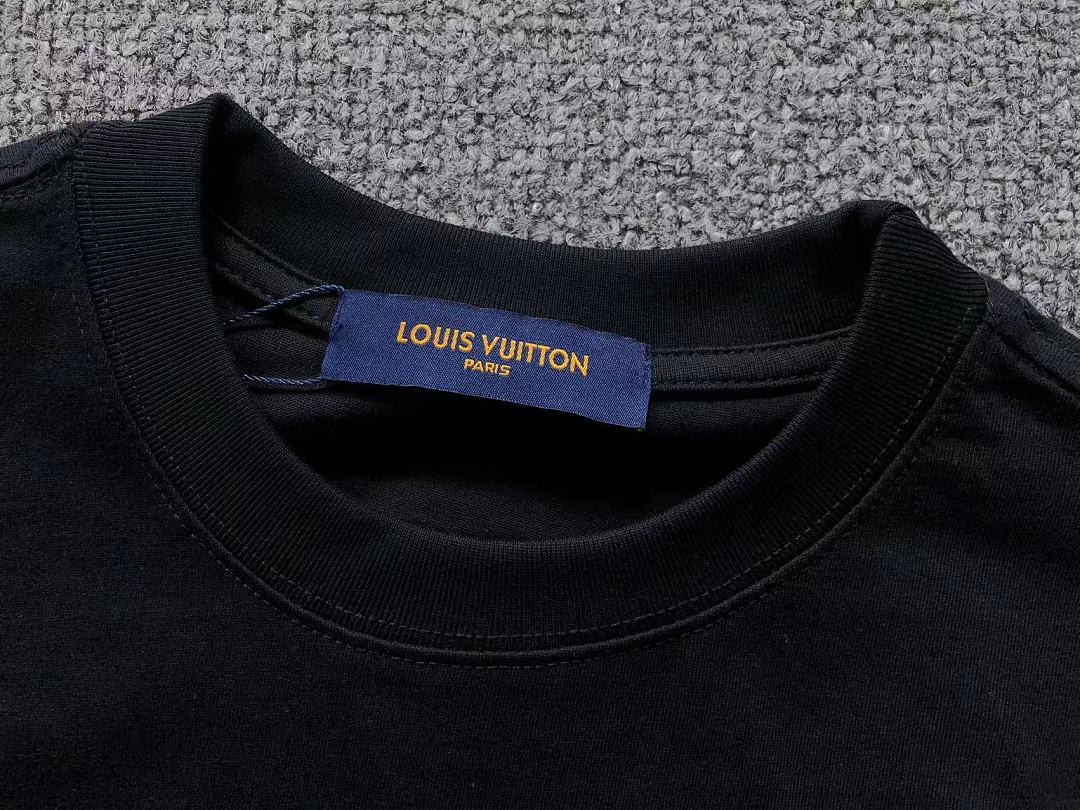 Louis Vuitton SHORTS 158 L⭐ T-SHIRT 2208020715 (Im 170Cm 60Kg I Wear Size S In The Phot) - Image 22