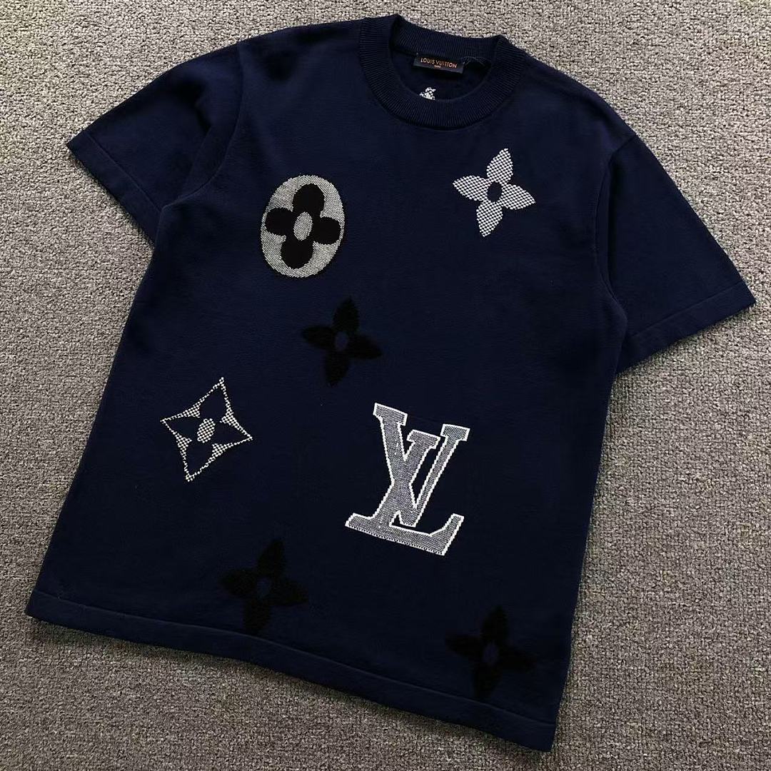 Louis Vuitton 195 L⭐ T-SHIRT 22060111125 (Im 170Cm 60Kg I Wear Size M In The Phot)
