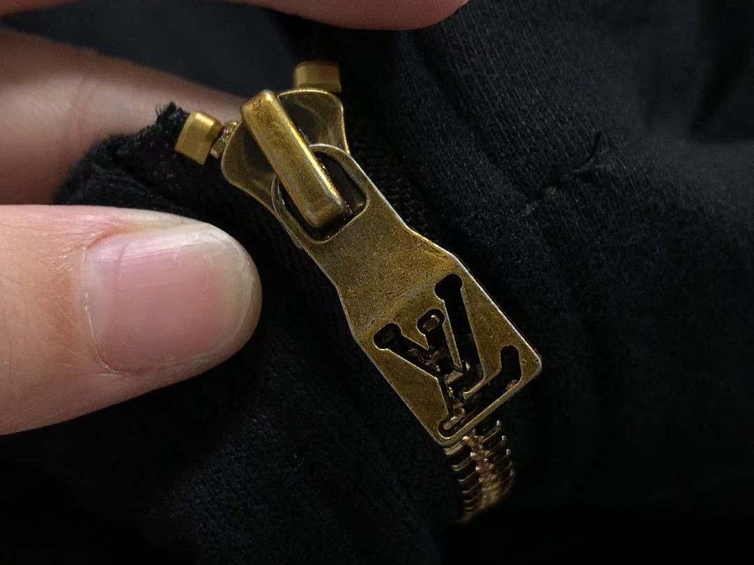 Louis Vuitton 228 L⭐ HOODIE 3208125521 (Im 170Cm 60Kg I Wear Size M In The Phot) - Image 13