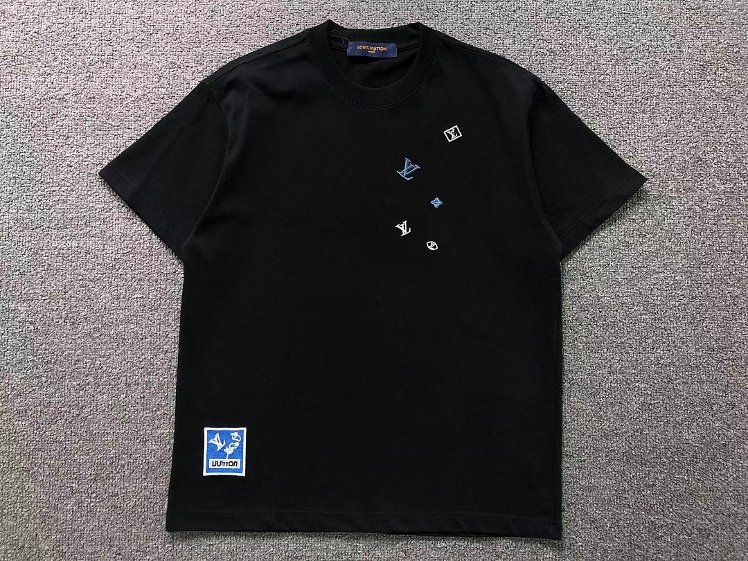Louis Vuitton SHORTS 158 L⭐ T-SHIRT 2208020415 (Im 170Cm 60Kg I Wear Size S In The Phot) - Image 10