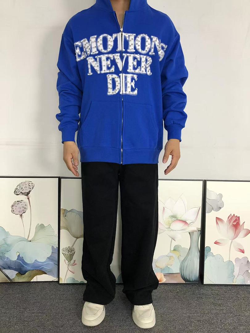 On Running 185 MI⭐⭐D EM⭐⭐ION HOODIE 3201100917 (Im 170Cm 60Kg I Wear Size S In The Phot) - Image 3