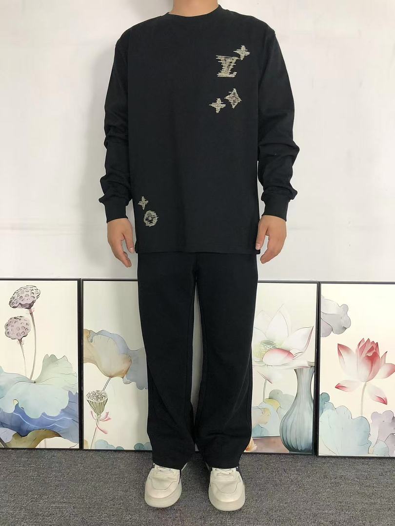 Louis Vuitton 139 L⭐ LONG SLEEVED 3207240721 (Im 170Cm 60Kg I Wear Size M In The Phot) - Image 3