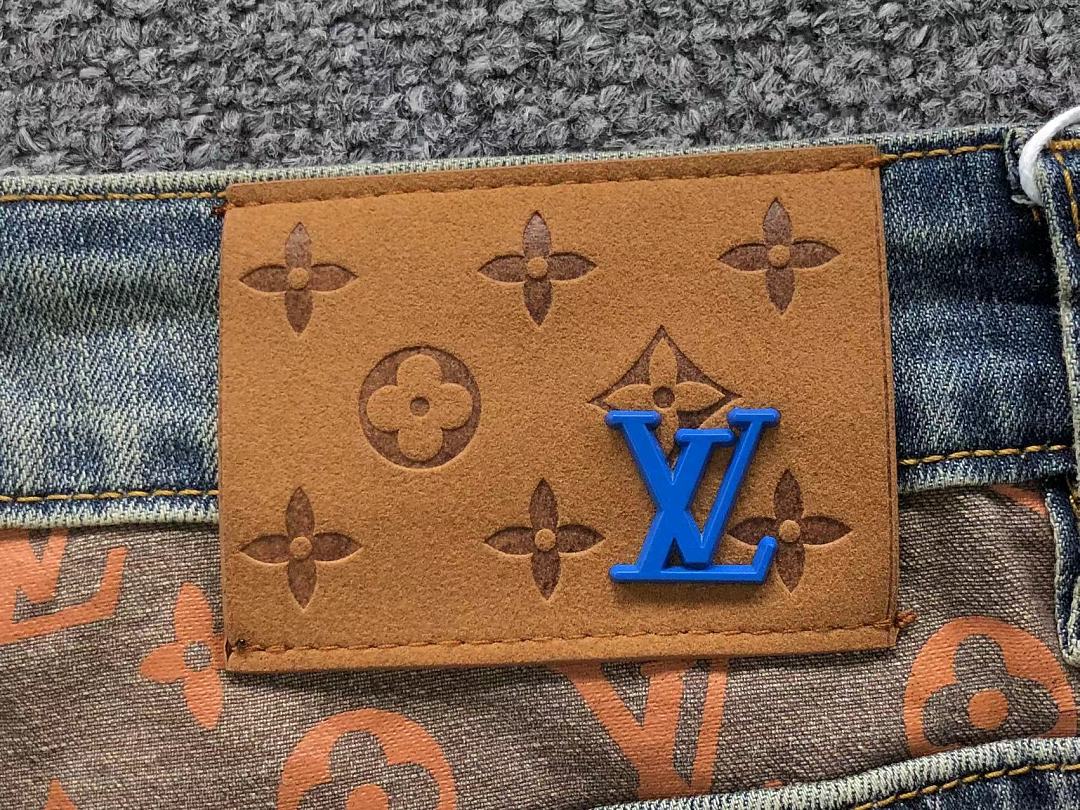 Louis Vuitton 208 L⭐ - Image 7