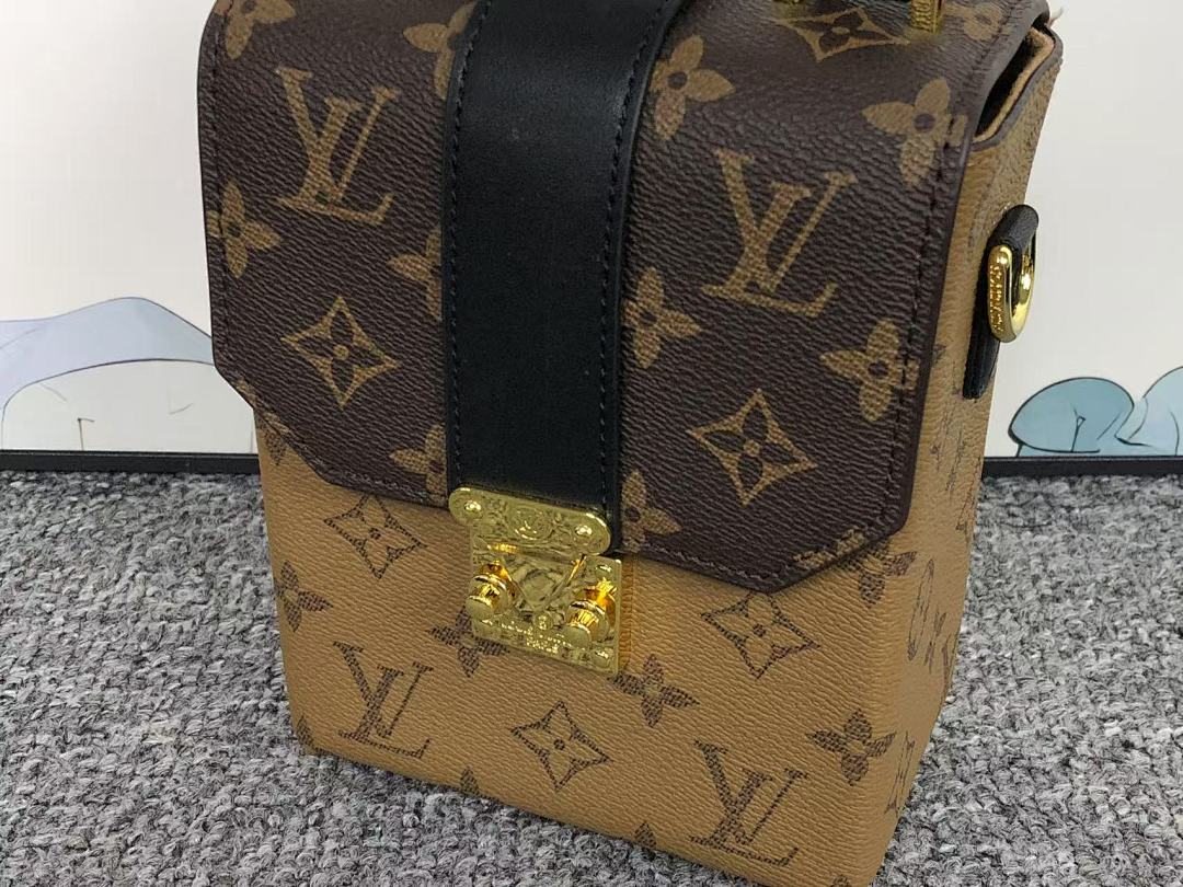 Louis Vuitton 135 L⭐ BAG 4105052513 (Long 13CM* Wide 7CM*16CM) - Image 12